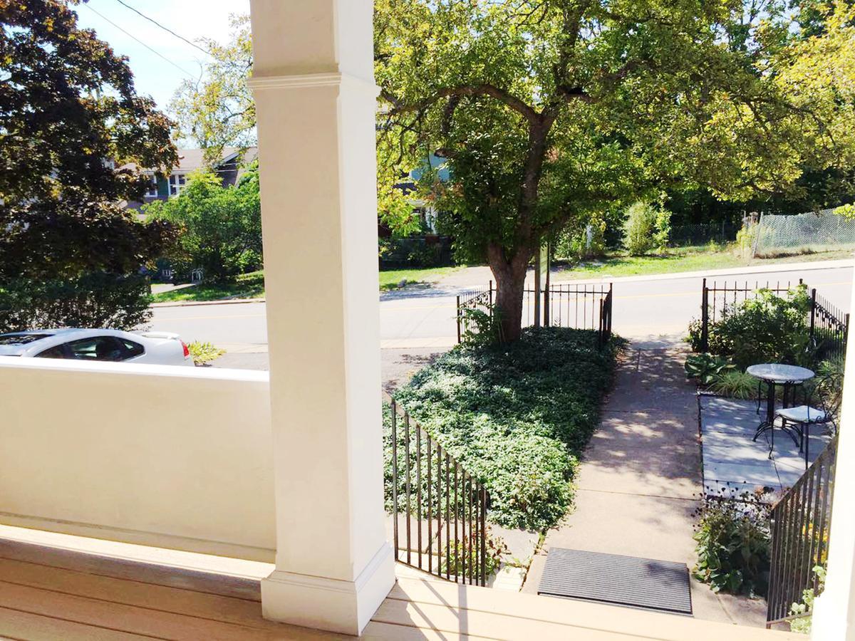 Acacia Bed & Breakfast Niagara Falls Exterior photo