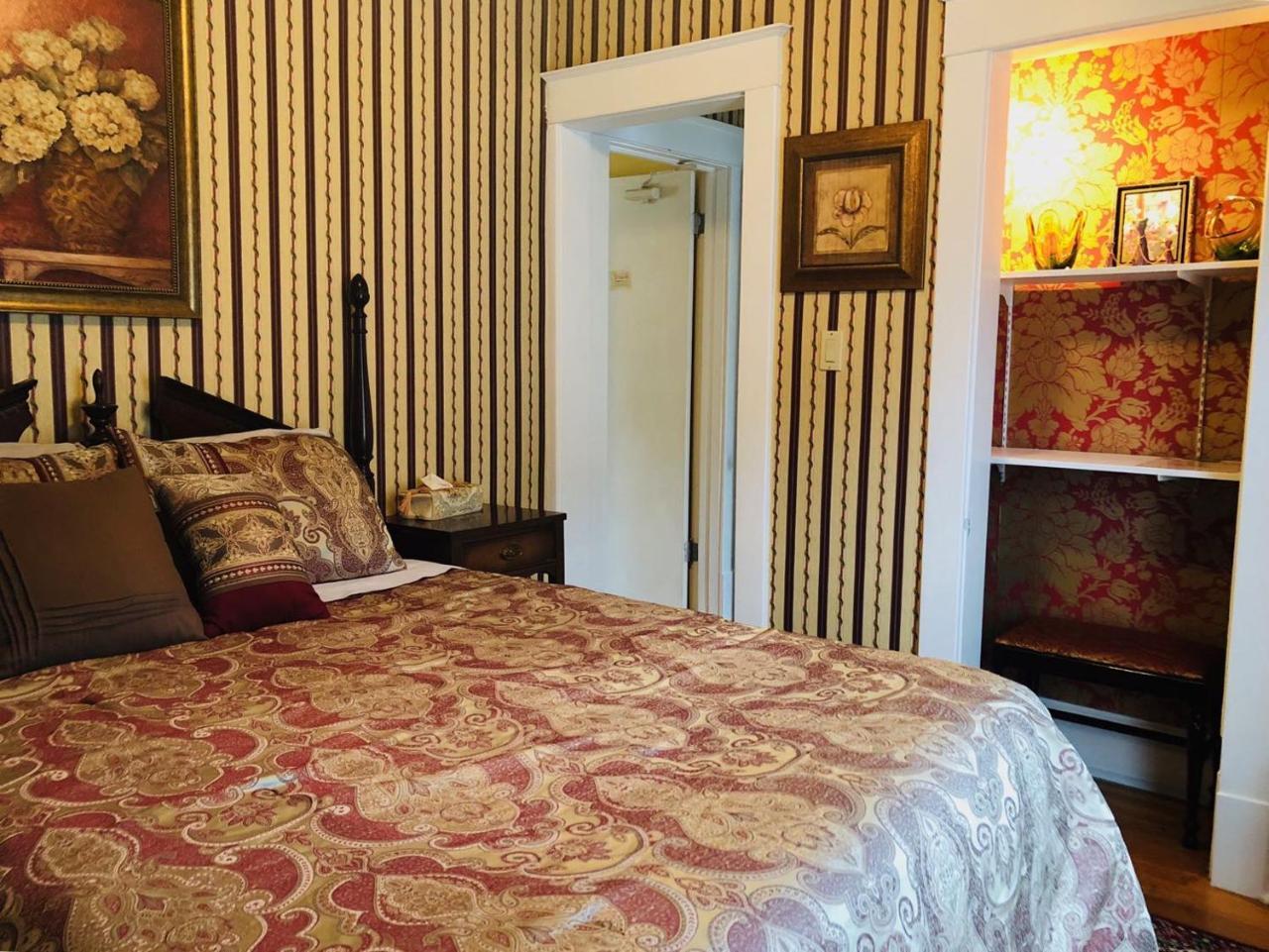 Acacia Bed & Breakfast Niagara Falls Exterior photo