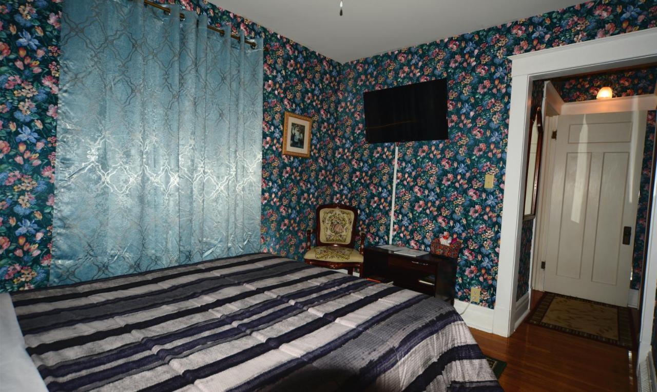 Acacia Bed & Breakfast Niagara Falls Exterior photo